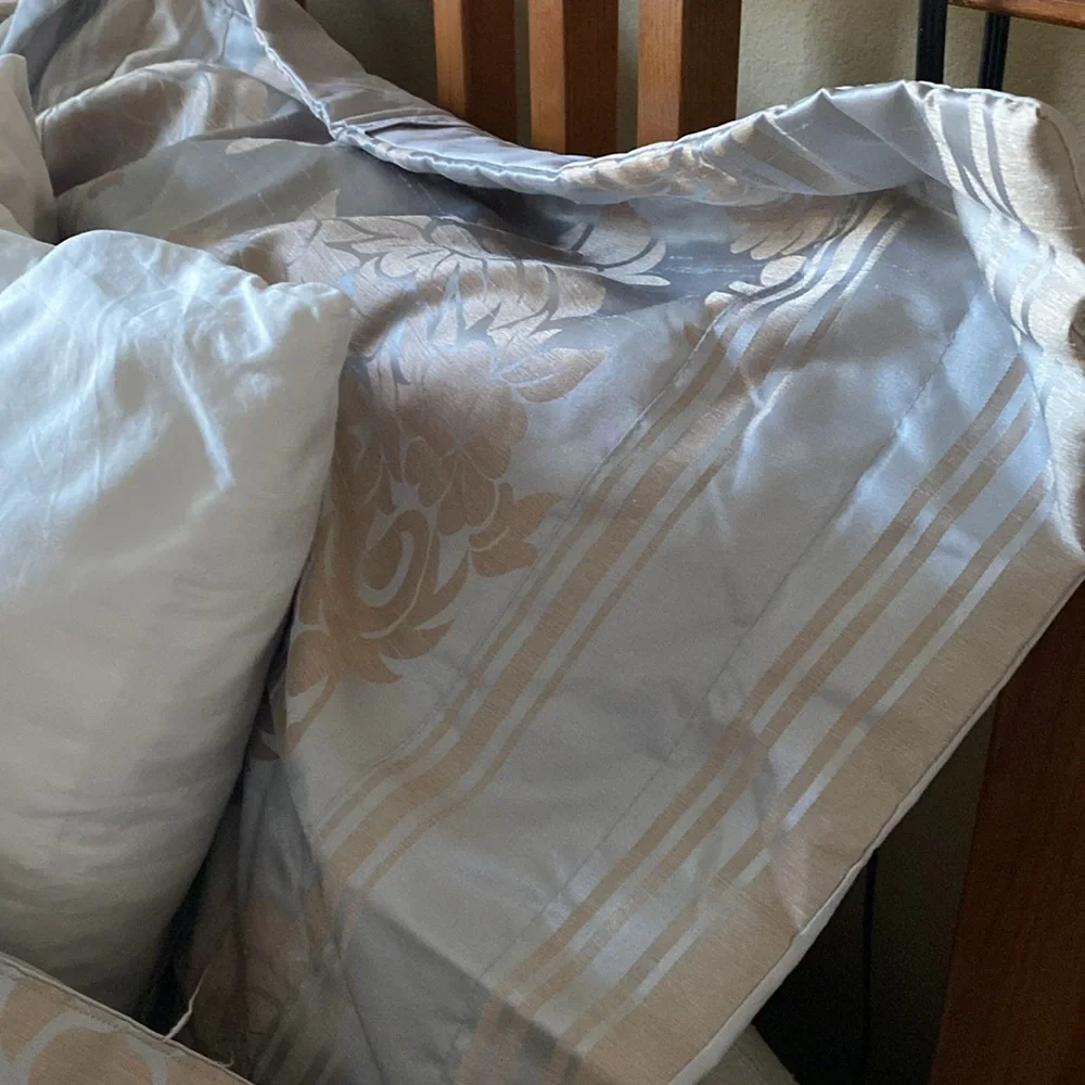 Elegant Floral Bedding Set - metallic grey and gold brocade
